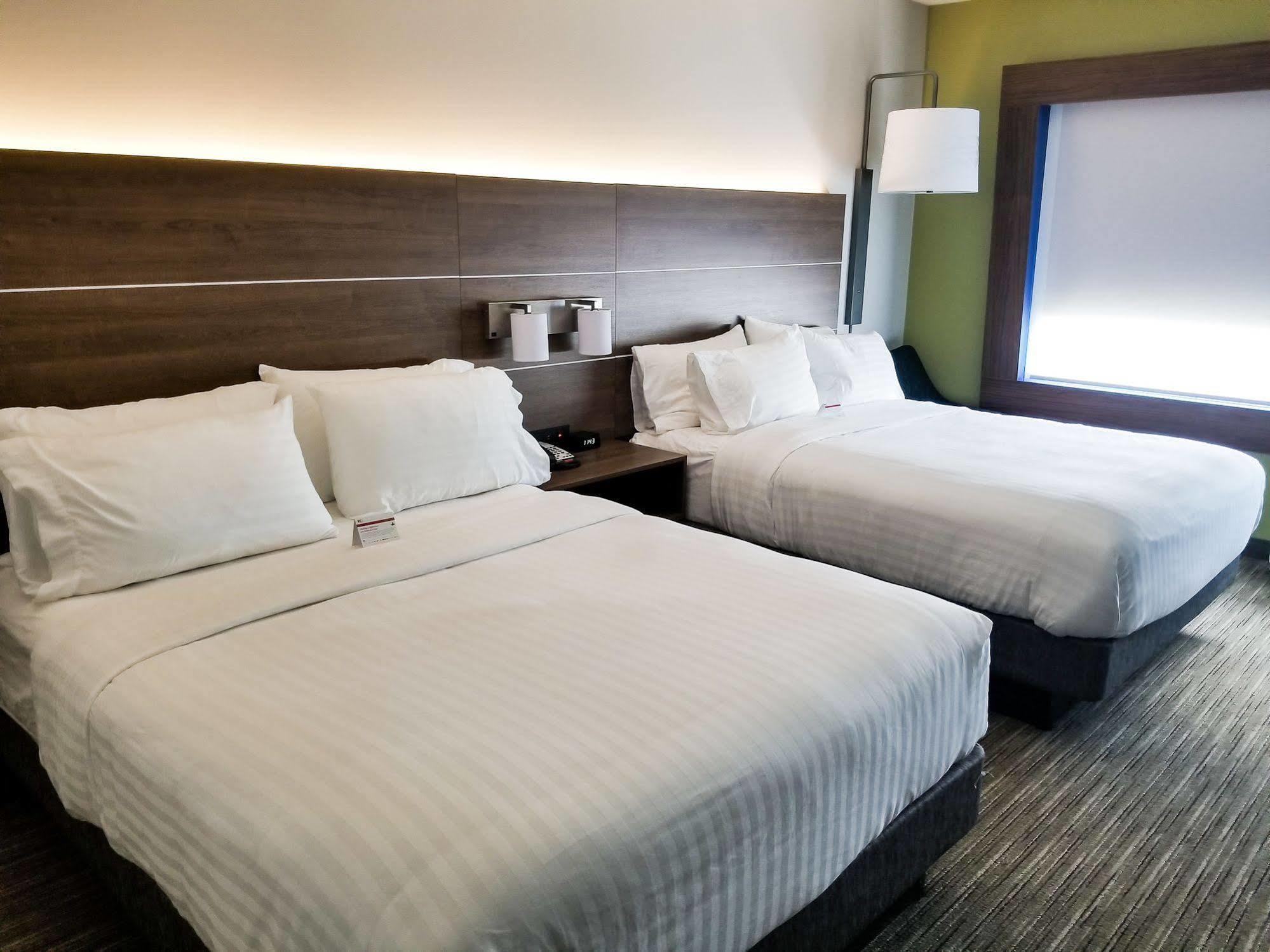 Holiday Inn Express & Suites - Charlotte Ne - University Area By Ihg מראה חיצוני תמונה