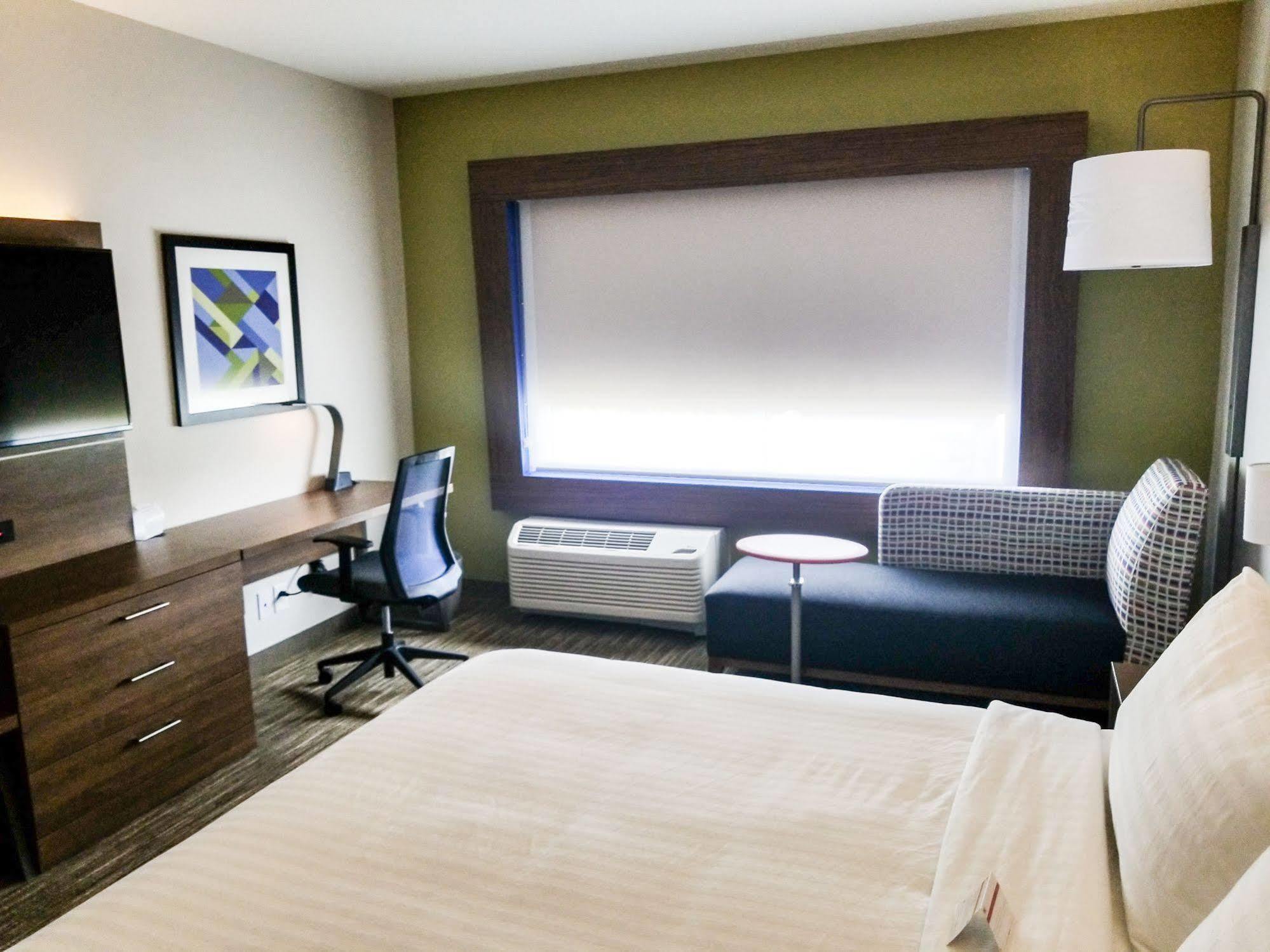 Holiday Inn Express & Suites - Charlotte Ne - University Area By Ihg מראה חיצוני תמונה
