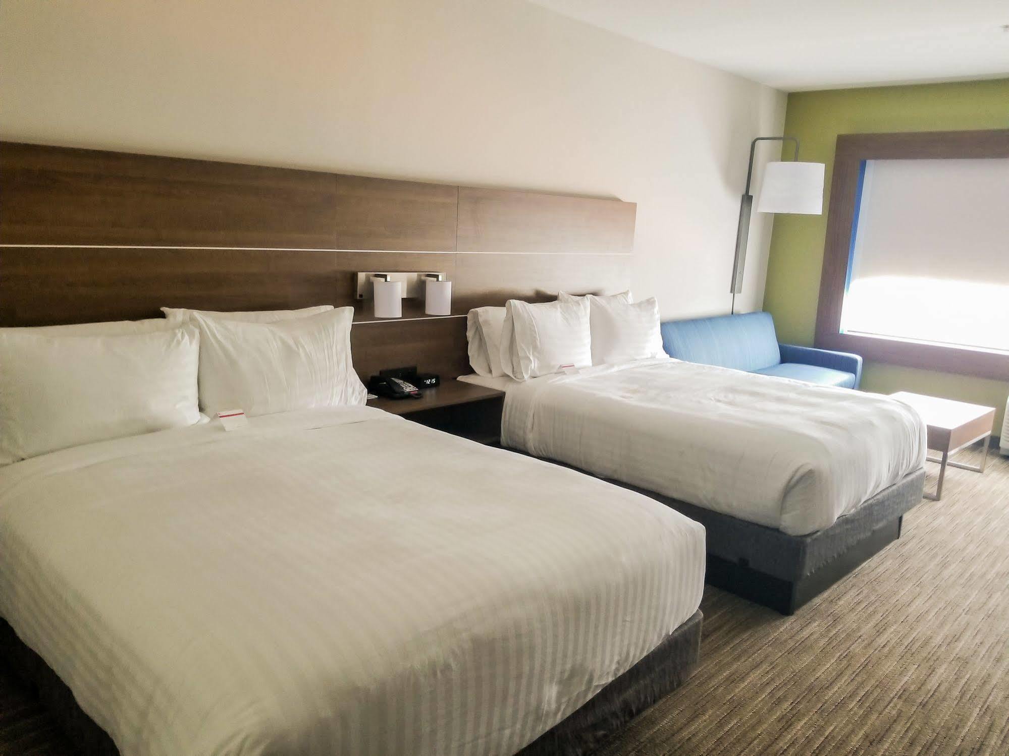 Holiday Inn Express & Suites - Charlotte Ne - University Area By Ihg מראה חיצוני תמונה