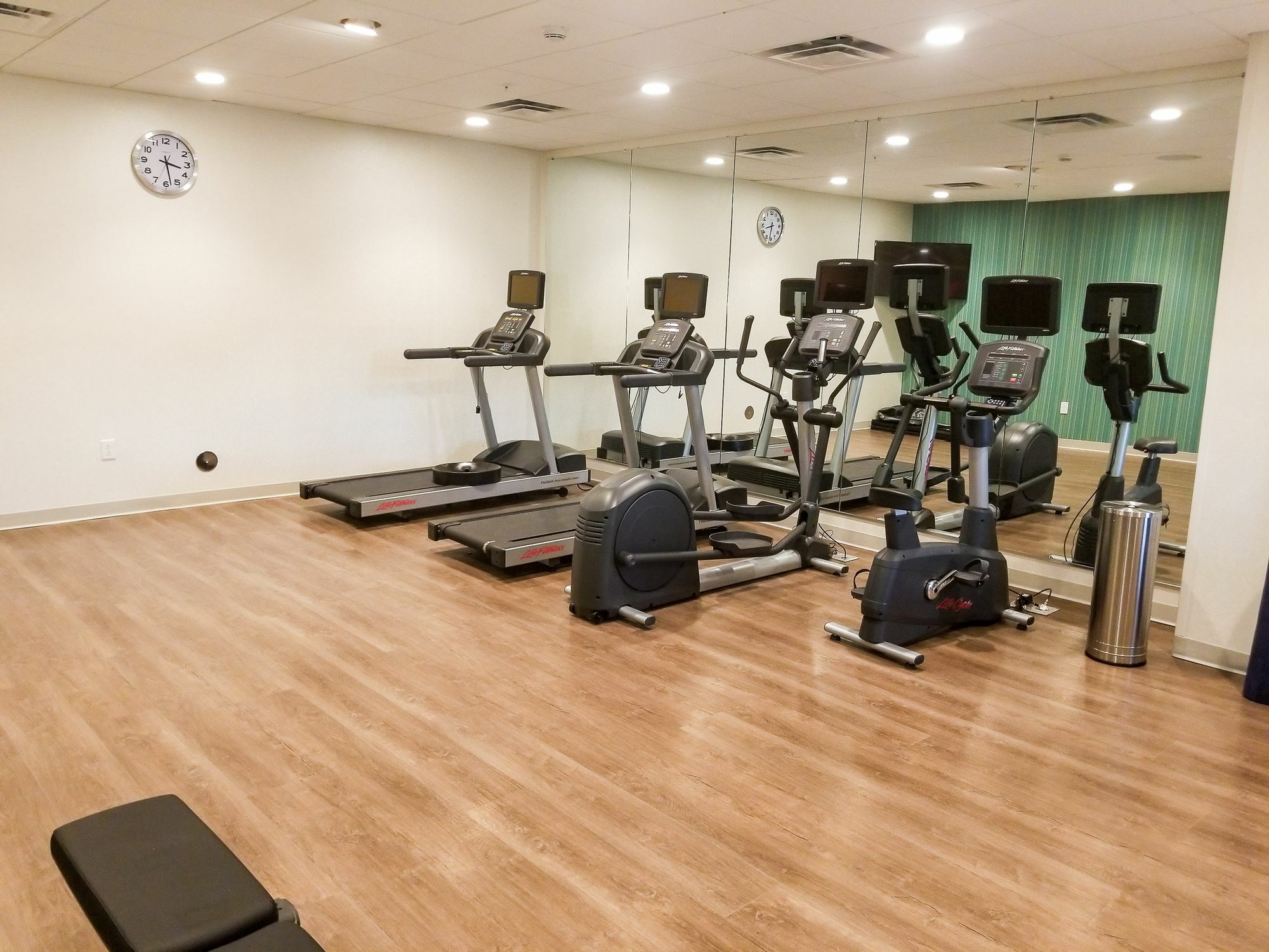 Holiday Inn Express & Suites - Charlotte Ne - University Area By Ihg מראה חיצוני תמונה