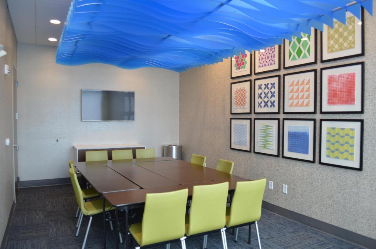 Holiday Inn Express & Suites - Charlotte Ne - University Area By Ihg מראה חיצוני תמונה