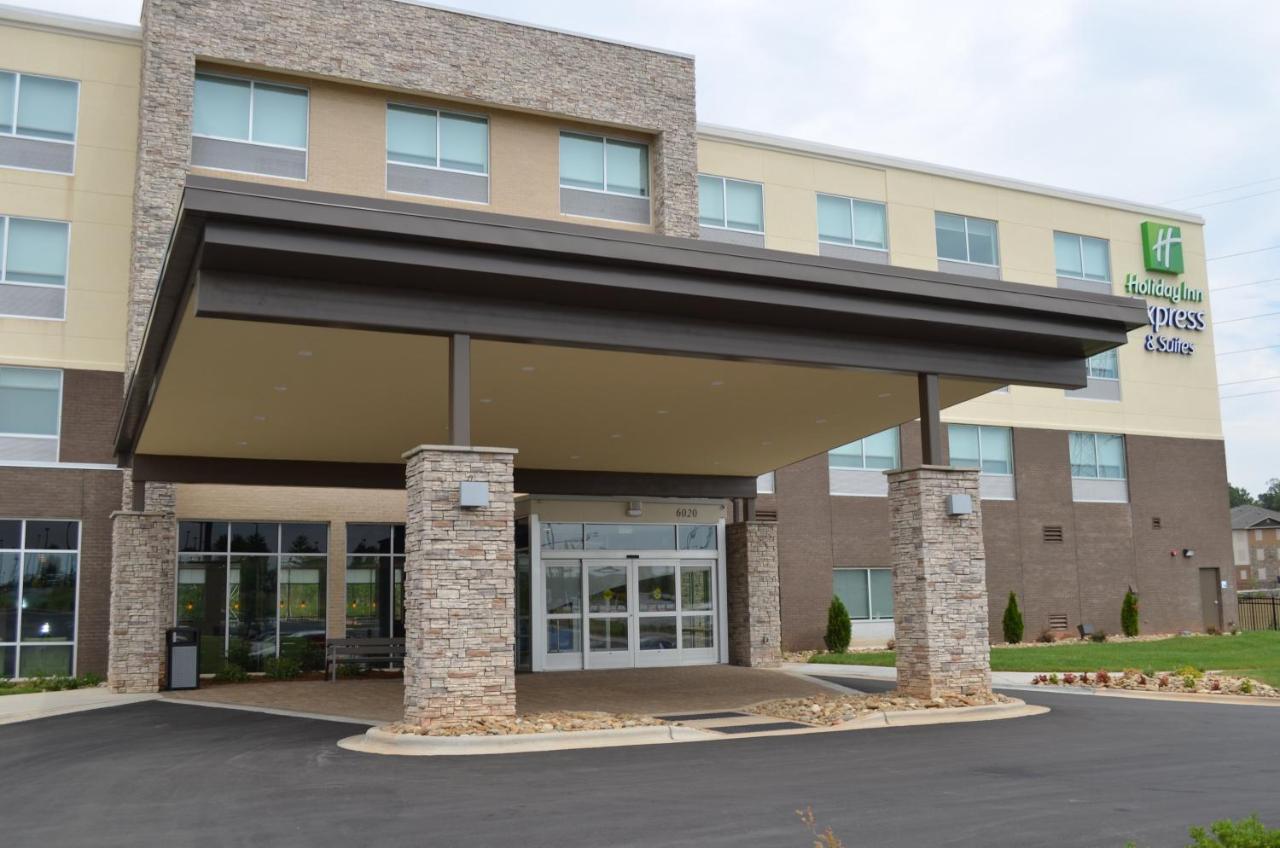 Holiday Inn Express & Suites - Charlotte Ne - University Area By Ihg מראה חיצוני תמונה